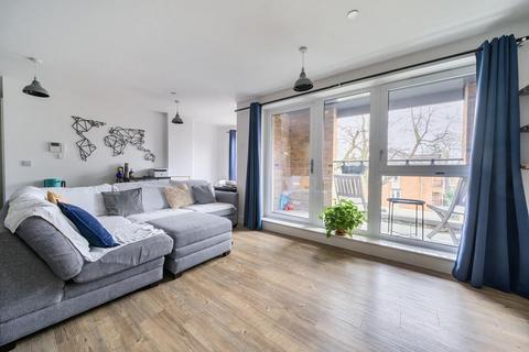 1 bedroom flat for sale, Lion Court,  Isleworth,  TW7