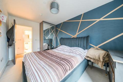 1 bedroom flat for sale, Lion Court,  Isleworth,  TW7