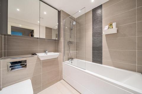 1 bedroom flat for sale, Lion Court,  Isleworth,  TW7