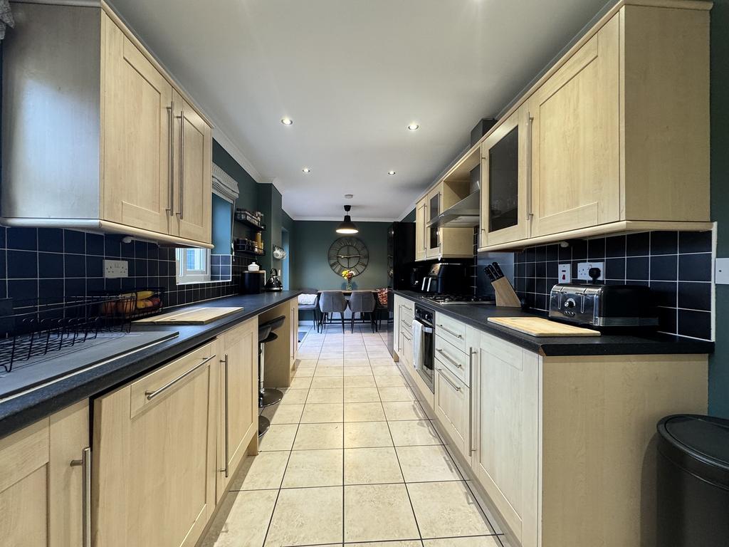 Kitchen/ dining room