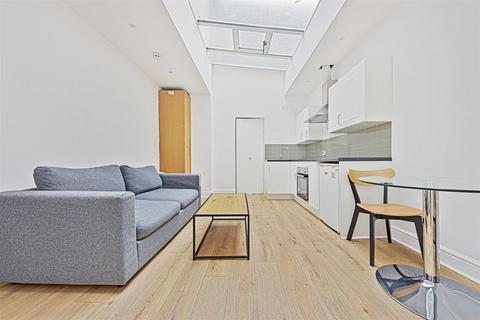 1 bedroom flat to rent, Southwell Gardens, London SW7