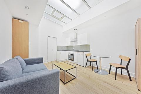 1 bedroom flat to rent, Southwell Gardens, London SW7
