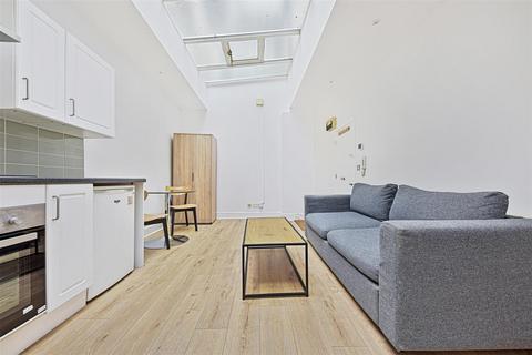 1 bedroom flat to rent, Southwell Gardens, London SW7