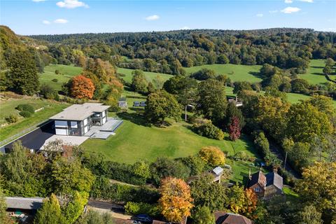 6 bedroom detached house for sale, Moon Hall Road, Ewhurst, Cranleigh, Surrey, GU6