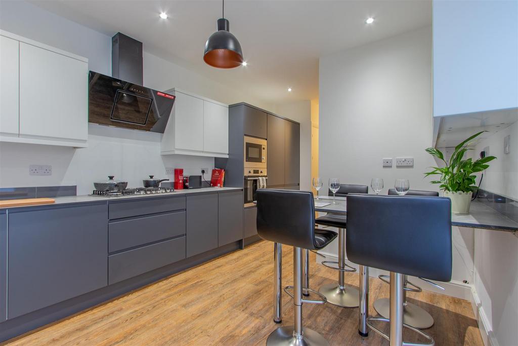 Grovenor Street 15 II-3.jpg