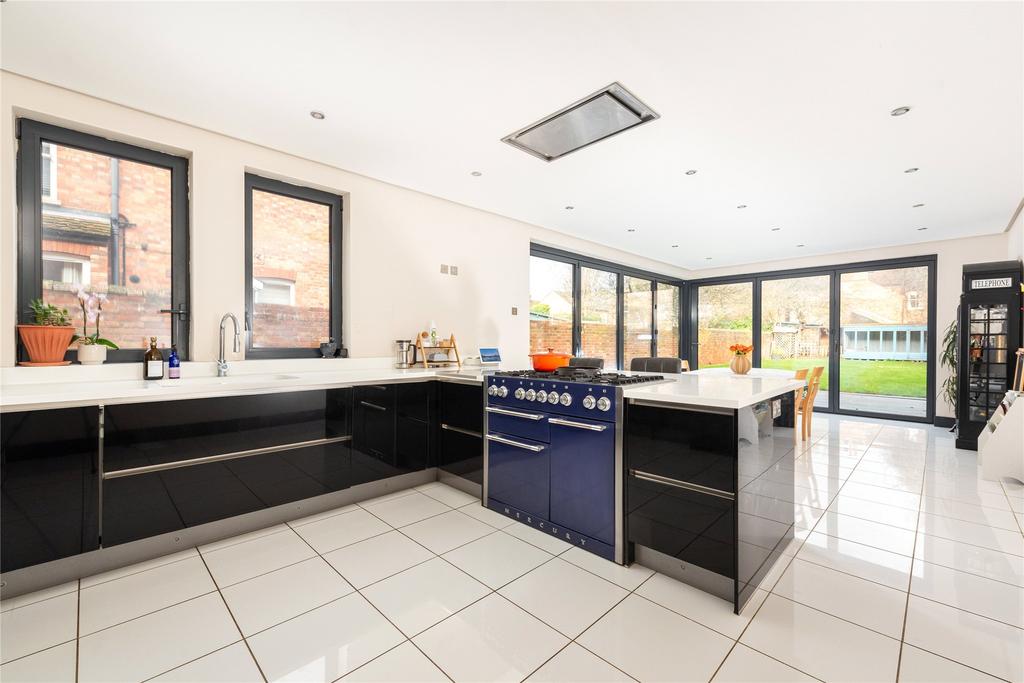 Kitchen/Break/Din Rm