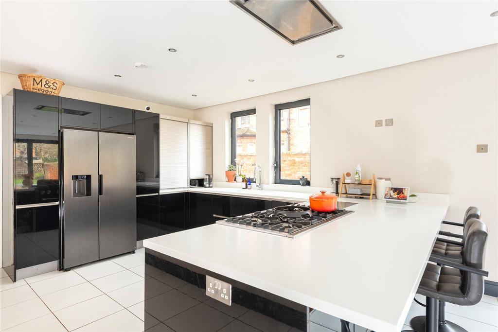 Kitchen/Break/Din Rm