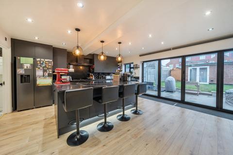 undefined, Howard Close, Acton, W3