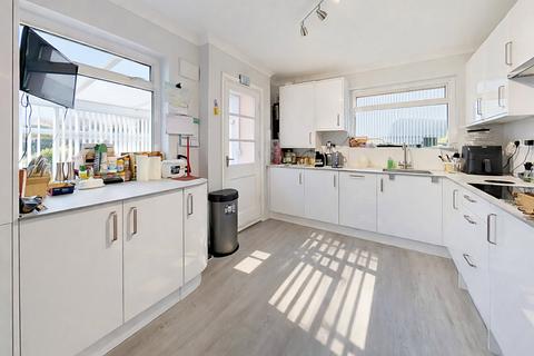 2 bedroom detached house for sale, Fernlea Avenue, Herne Bay, CT6 8UG