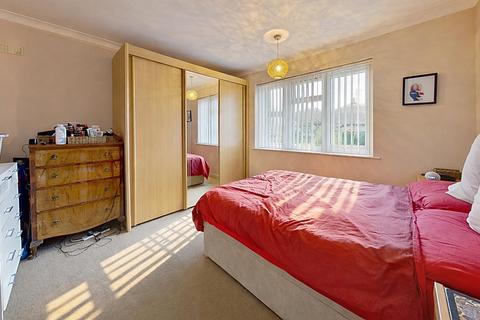 2 bedroom detached house for sale, Fernlea Avenue, Herne Bay, CT6 8UG