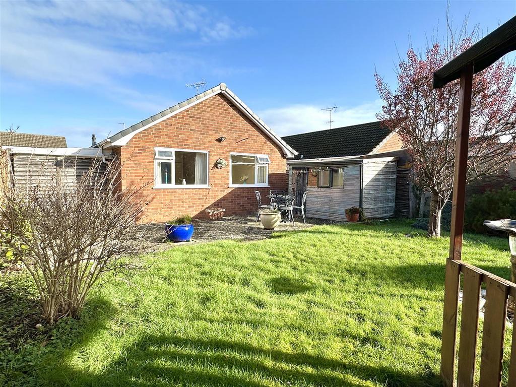Garden to house
