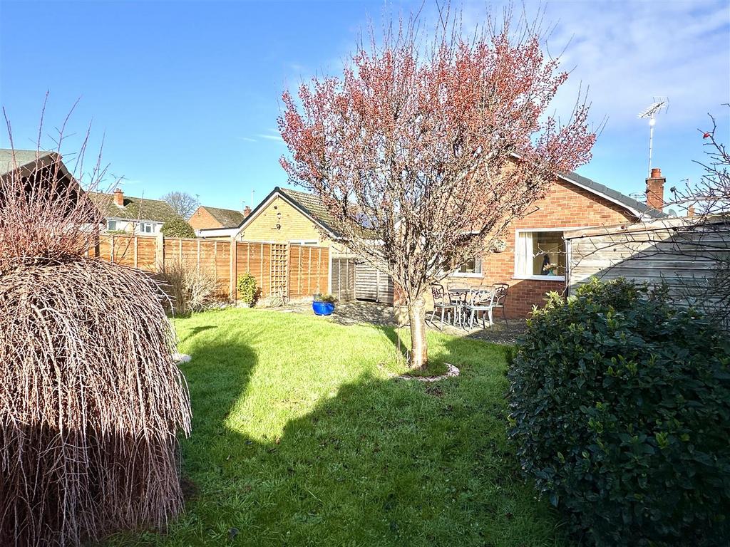 Garden to house