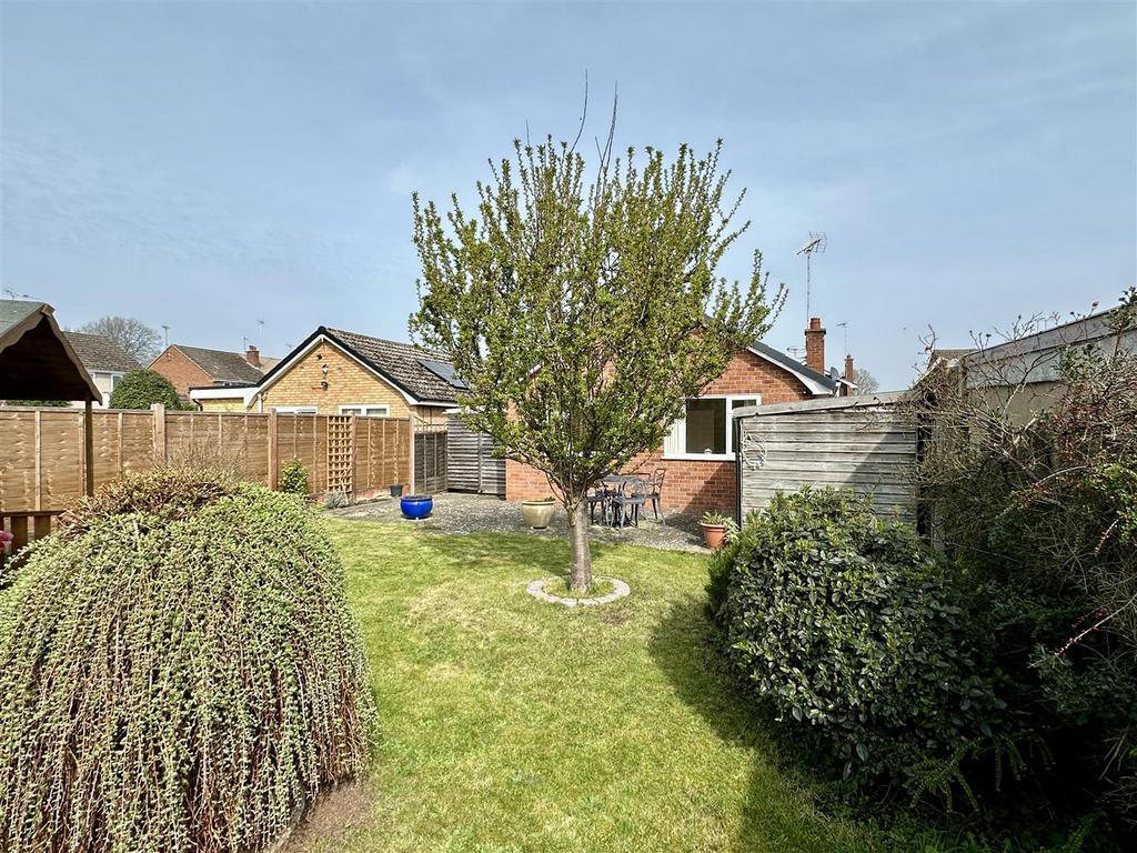 Garden to house