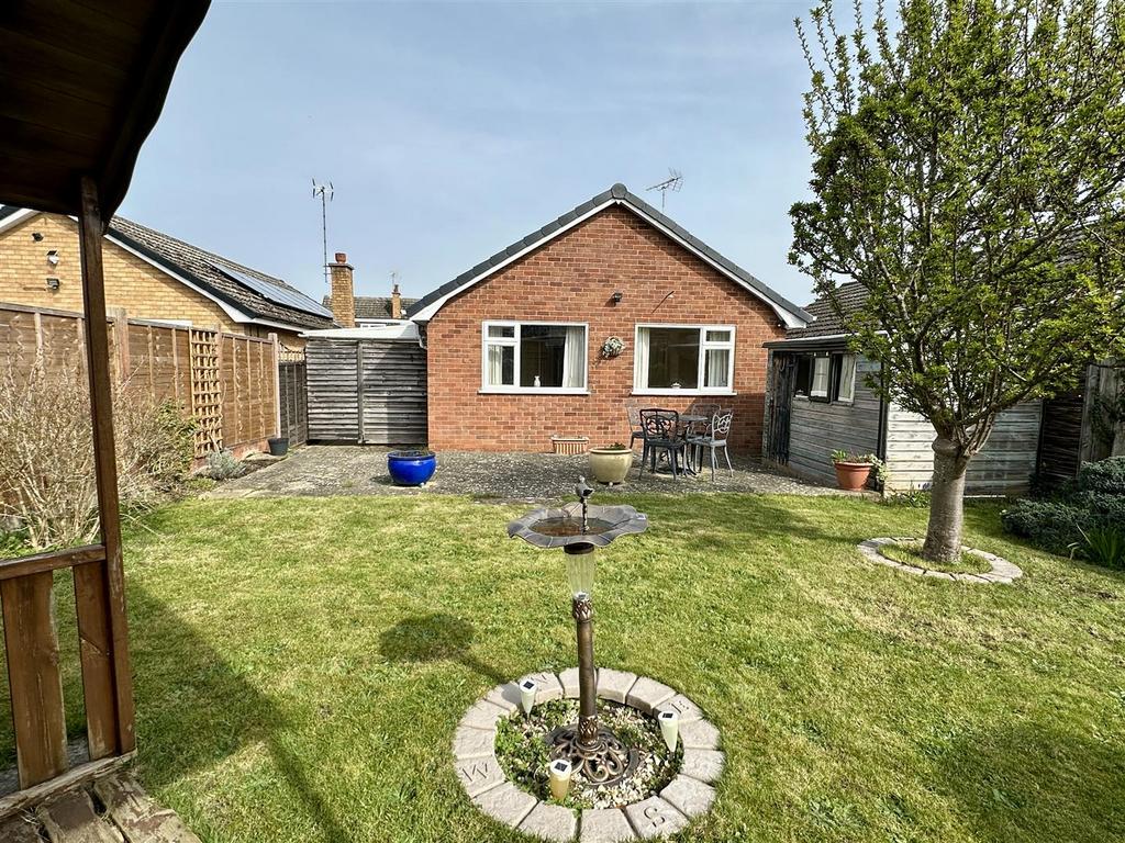 Garden to house