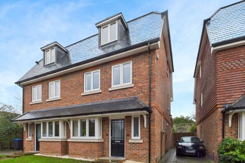 undefined, Ongar Hill, Addlestone, Surrey, KT15