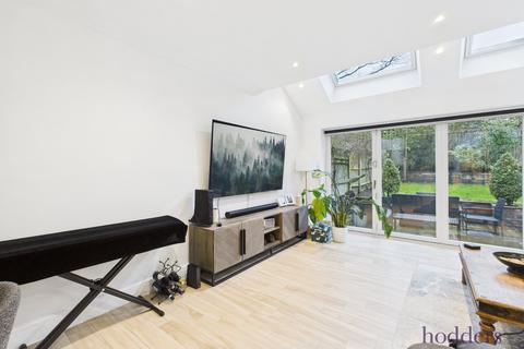 undefined, Ongar Hill, Addlestone, Surrey, KT15