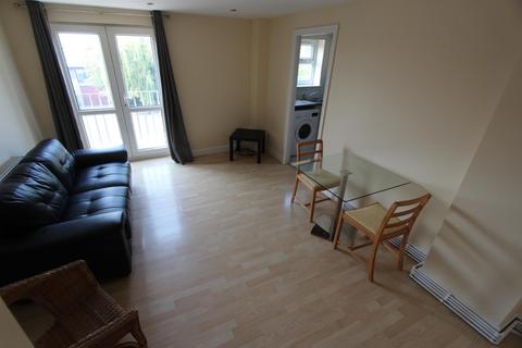 2 bedroom flat to rent, Greenside Street, Manchester