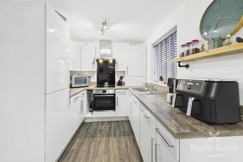3 bedroom detached house for sale, Taylor Road, West Yorkshire WF10
