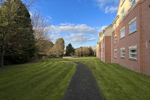 2 bedroom apartment for sale, Newlands Close, Hagley