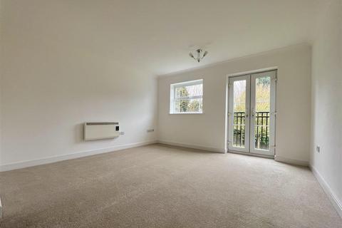 2 bedroom apartment for sale, Newlands Close, Hagley