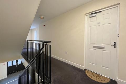2 bedroom apartment for sale, Newlands Close, Hagley