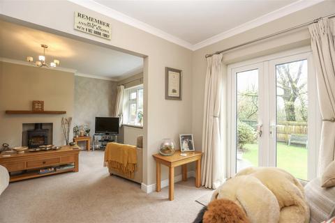 undefined, Wolfe Close, Cowbridge, Vale of Glamorgan, CF71 7AZ