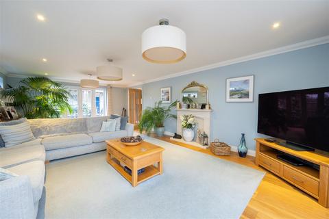 4 bedroom detached house for sale, Chanctonbury Road, Burgess Hill