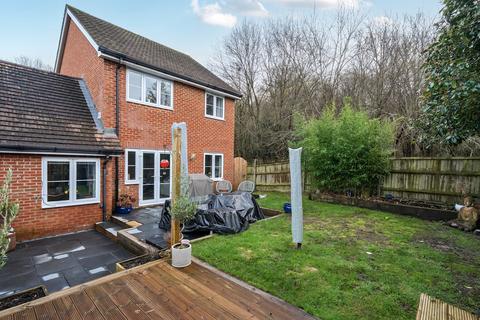 undefined, Field End, Billingshurst, RH14