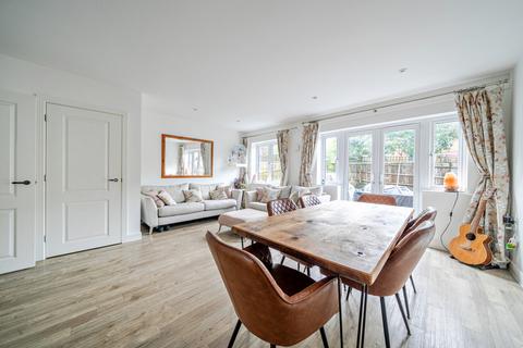 undefined, Field End, Billingshurst, RH14