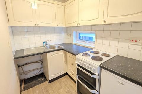 undefined, Trenance, Woking GU21