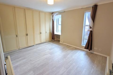 undefined, Trenance, Woking GU21