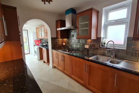 3 bedroom detached house to rent, Edgware Way, Edgware, HA8
