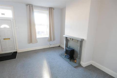 1 bedroom end of terrace house to rent, Lords Buildings, Morley