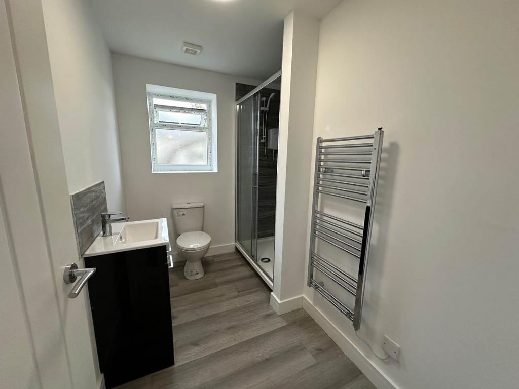 22 Stacey Road -F-F-