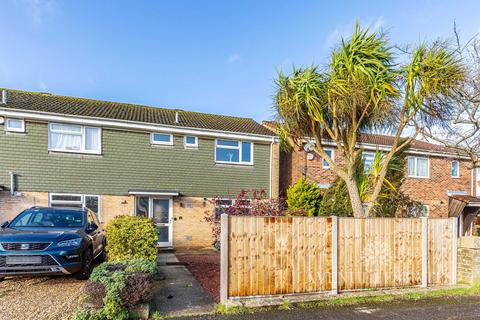 Slades Farm Road, Bournemouth BH10