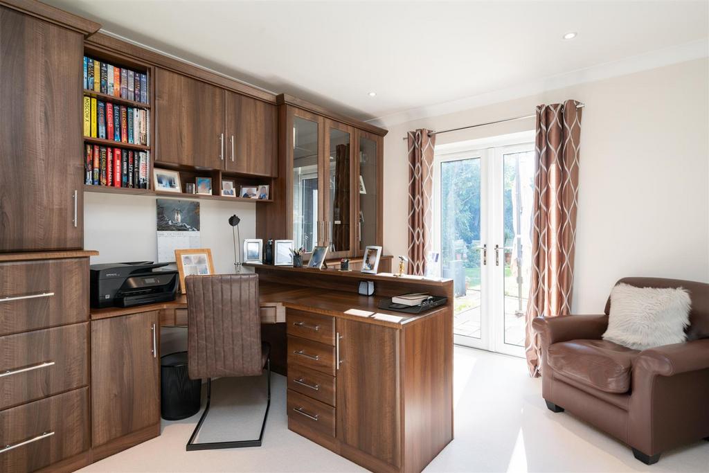 26 Jacobean Lane 28.jpg