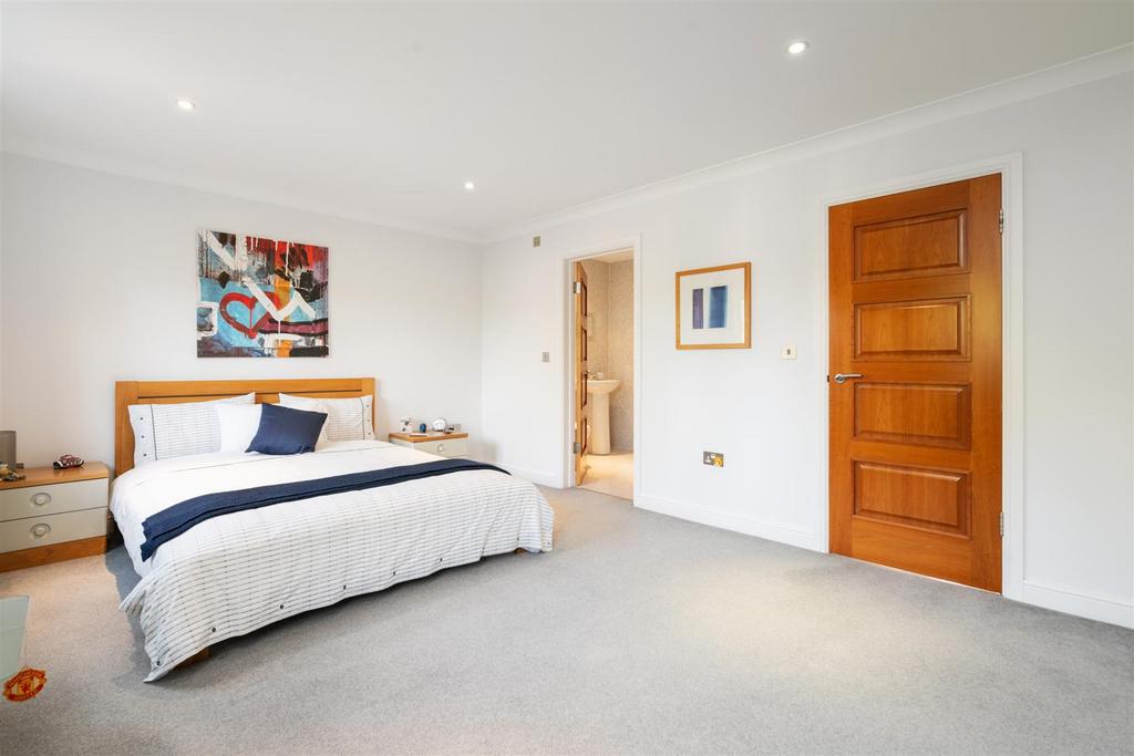 26 Jacobean Lane 18.jpg