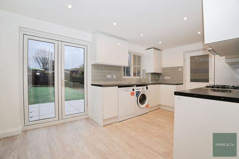3 bedroom semi-detached house for sale, Karina Close, Chigwell, IG7