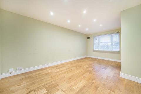 2 bedroom flat to rent, Taylor Close, Hounslow TW3