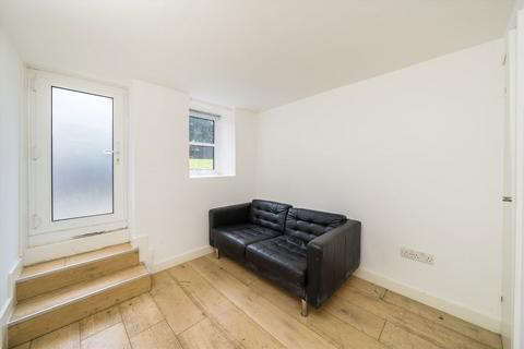 2 bedroom flat to rent, Fairhazel Gardens, London NW6