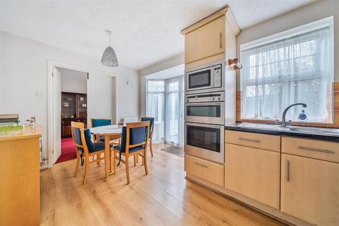3 bedroom house for sale, Bryony Close, Bedford