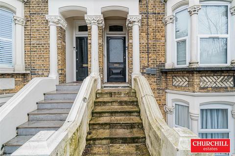 1 bedroom ground floor flat for sale, Hollybush Hill, Wanstead