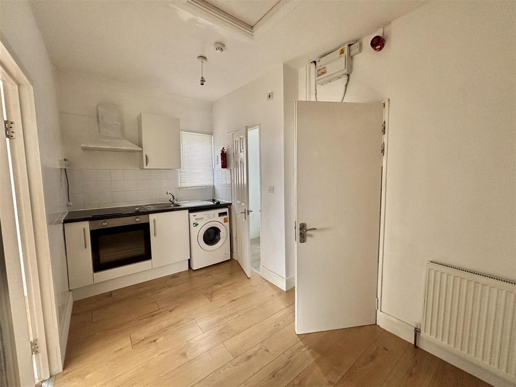 Kitchen :