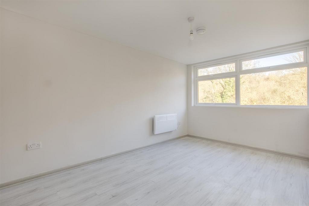 193 - 209 Chairborough Road, HP12 3 UL (2 BED)-8.jp