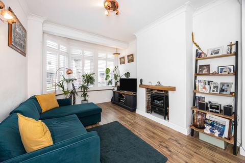 3 bedroom terraced house for sale, Montpelier Gardens, London E6