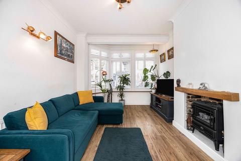3 bedroom terraced house for sale, Montpelier Gardens, London E6