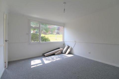 3 bedroom terraced house to rent, Gayrigg Court, Chilwell, Nottingham, NG9 5ND