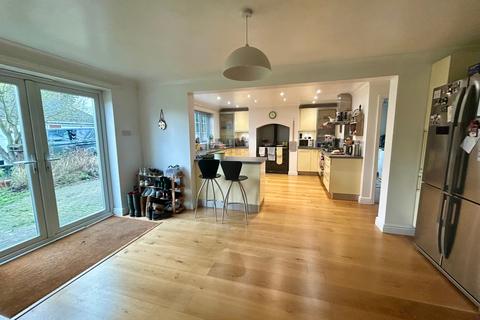 5 bedroom detached house to rent, Brook Way, Ruskington, NG34