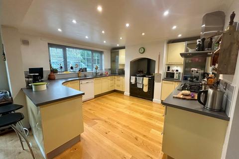 5 bedroom detached house to rent, Brook Way, Ruskington, NG34