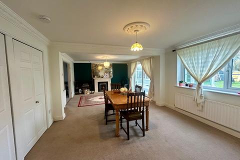 5 bedroom detached house to rent, Brook Way, Ruskington, NG34